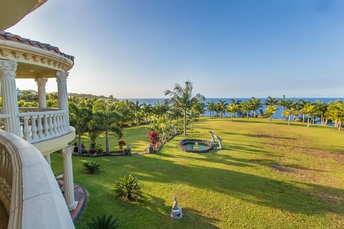 Oceanfront Vacation Rental, Забронировать Гостевой дом North Hilo 