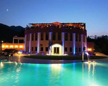 Mouzaki Palace Hotel & Spa, Rezervați Stațiune Hoteluri în Ioannina Regional Unit cu piscină, Piscină