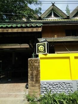 Happy House Backpackers, Забронировать Хостел Хостелы Мэхонгсон, Хостел