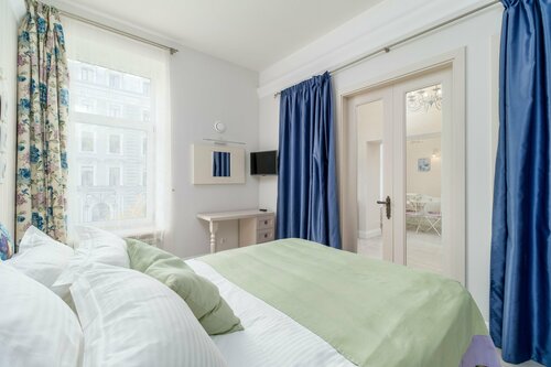 Апартаменты Noble Apartments Большая Конюшенная, Забронировать Апартаменты/квартира Отели Санкт-Петербурга с завтраком, рядом с Сенная площадь, Завтраки