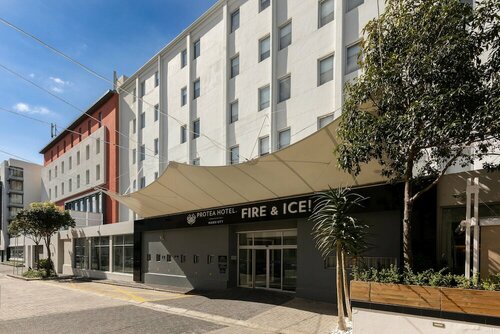 Protea Hotel Fire & Ice by Marriott Cape Town, Забронировать Отель Отели Кейптауна с парковкой, рядом с Mediclinic Cape Town, Парковка