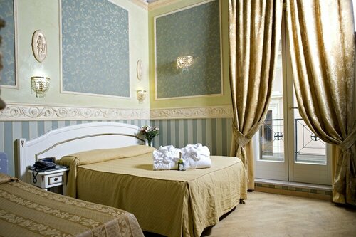 Upper View Suite, Book Pension Spagna Rom