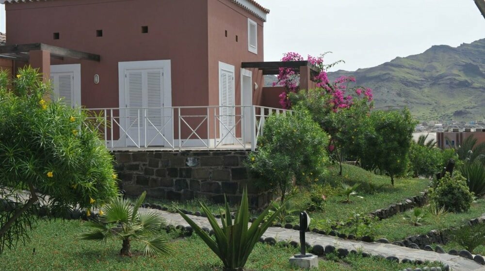 Lam Hotel Foya Branca