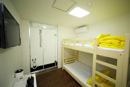 24 Guesthouse Seoul City Hall, Забронировать Гостевой дом Отели Сеула с завтраком, рядом с Католический собор Святого Михаила, Завтраки