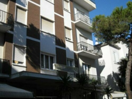 Hotel Ausonia B&B RiMiNi, Забронировать Отель Недорогие отели Римини, рядом с Арка императора Августа, недорогие