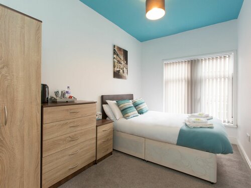 TownHouse @ West Avenue Crewe, Book Bed and Breakfast Billige hoteller i Cheshire