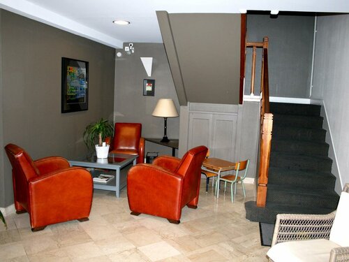 Logis Hôtel A la Bonne Auberge, Rezervovat Hostel Laval 