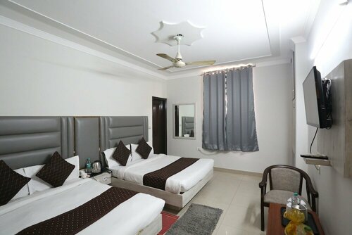 Revking at Hotel Ratandeep