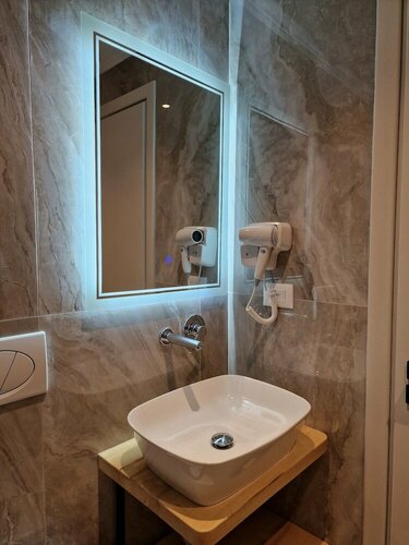Hotel Monel, Забронировать Отель Ксамил Область Влёра