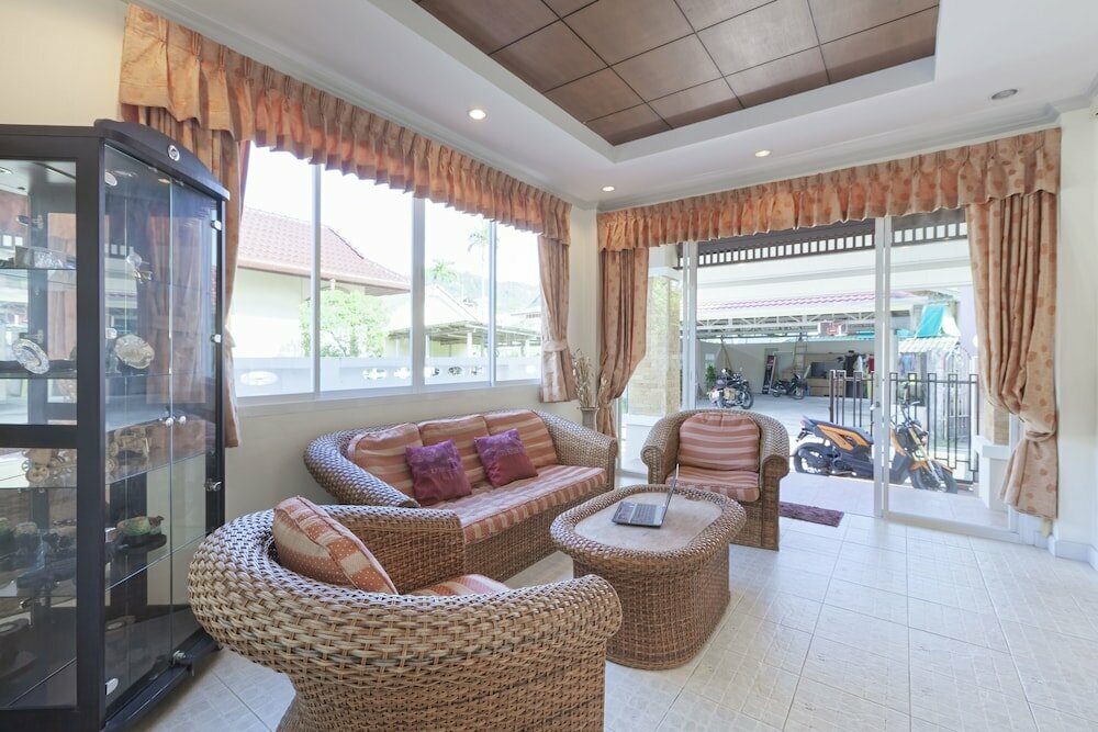 Karon Hill Villa Guest House