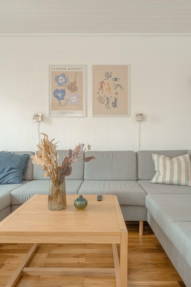 Spacious 6 Bedroom Home In The Heart Of T rshavn