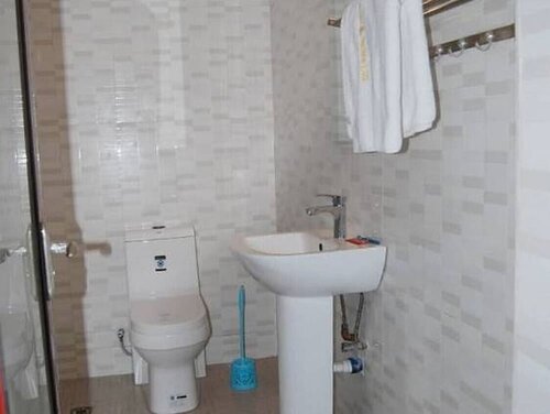Wood Peckers Hotel, Prenota Hotel Ikeja Lagos