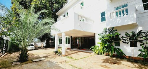Pulickal Heights Hotel, Prenota Hotel Hotel a Entebbe con piscina, Piscina
