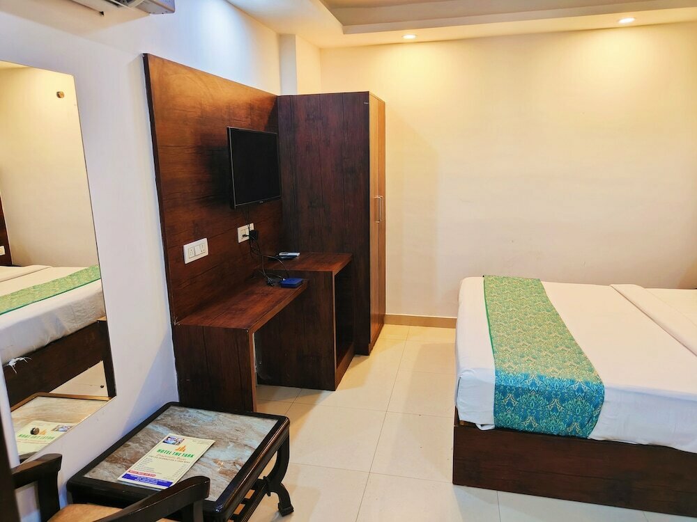 Hotel Ambience Delhi Airport