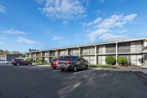 Quality Inn Rock Hill Northeast I-77, Забронировать Отель Отели Южной Каролины с бассейном, Бассейн