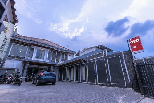 Wisma Barkah by Oyo Rooms, Book Hotel Jakarta Jakarta provinsen