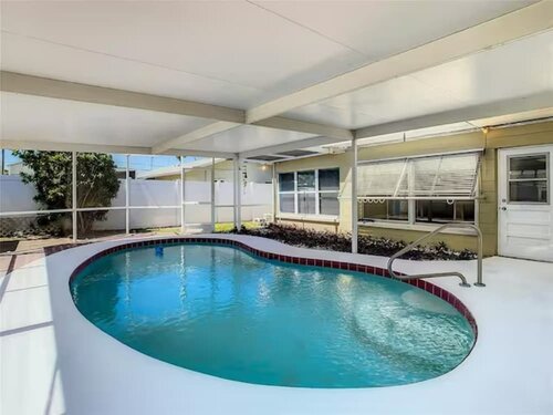 11350 Central Oasis 4BR Pool Home, Varaa Hotelli Largo Pinellas County