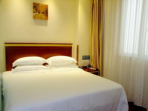 GreenTree Inn Heilongjiang Jiansanjiang Agricultural Reclamation Administration Business Hote, Забронировать Отель Отели Цзямусы с парковкой, Парковка