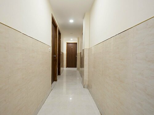 Hotel SRV Palace, Забронировать Отель Отели Махипалпур с парковкой, Парковка