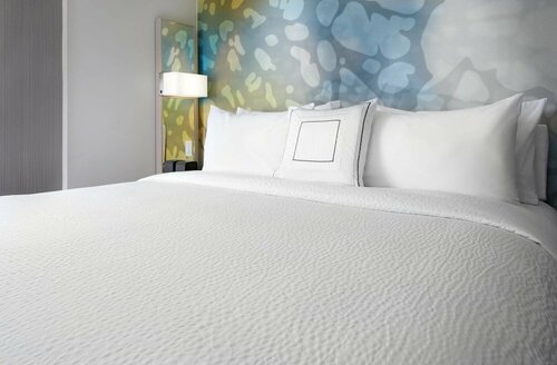 Courtyard State College, Book Hotel Hoteller i Pennsylvania med pool, Swimmingpool