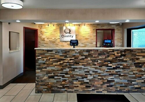 Days Inn by Wyndham Middleburg Heights, 预订 酒店 米德尔堡海茨 俄亥俄州