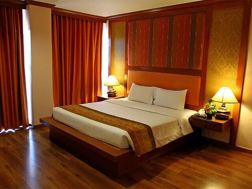 Baumanburi Hotel Patong, Забронировать Отель Бизнес-отели Патонг-Бич, рядом с Пляж Патонг, 4* 5*