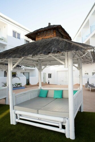 Corralejo Surfing Colors Hotel&Apartments, Prenota Appartamento Hotel a Isole Canarie con piscina, Piscina
