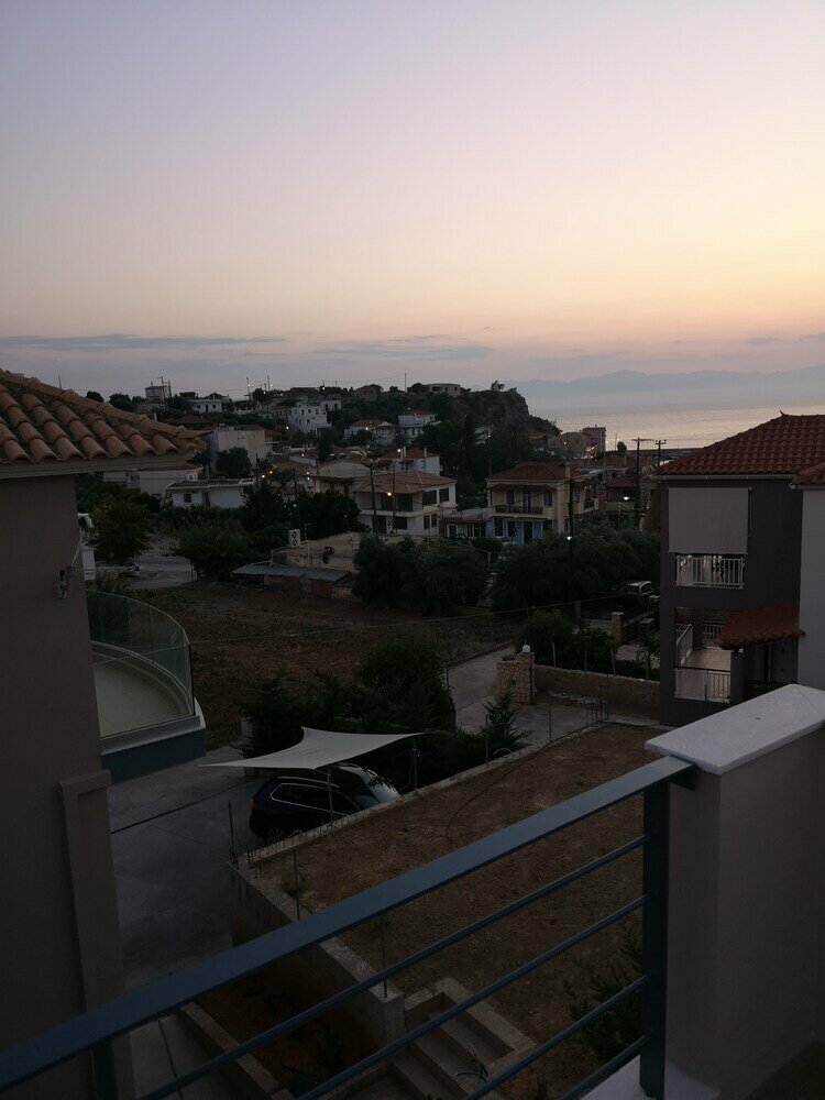 Ammos Luxury Suites