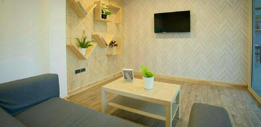 Hug homestay hotel