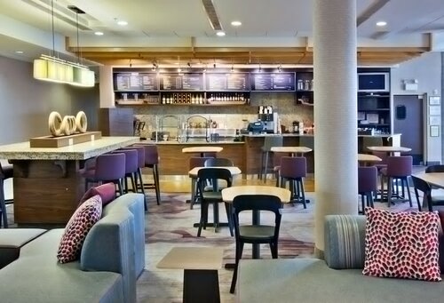 Courtyard by Marriott Clarksville, Забронировать Отель Кларксвилл Теннесси