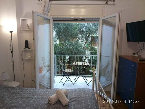 Modern ideally located studio apartment, Забронировать Апартаменты/квартира Отели Афин с парковкой, Парковка
