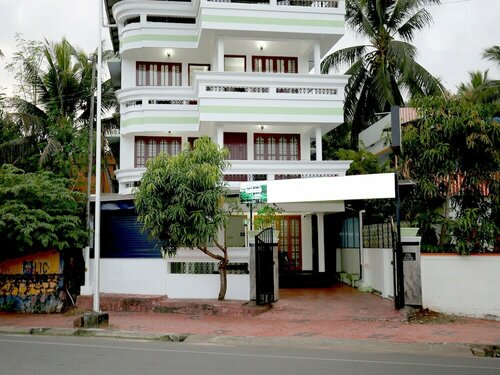 OYO 10224 Hotel Penrallt Homestay, Забронировать Отель Отели штата Кералы с завтраком, Завтраки