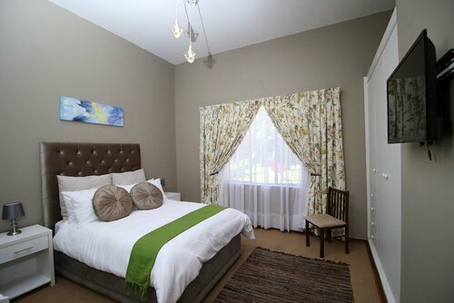 Waterfall Guesthouse, Book Hotel Hoteller i Gauteng med parkering, Parkering