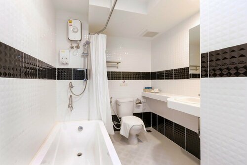 RoomQuest Suvarnabhumi Airport Rom Klao, Rezervovat Hotel Hotely v Central Thailand se snídaní, Snídaně