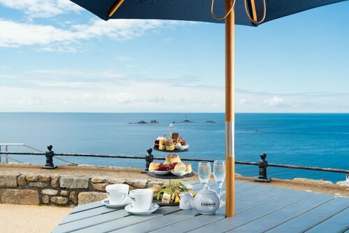 The Lands End Hotel, Book Hotel Sennen Cove Cornwall