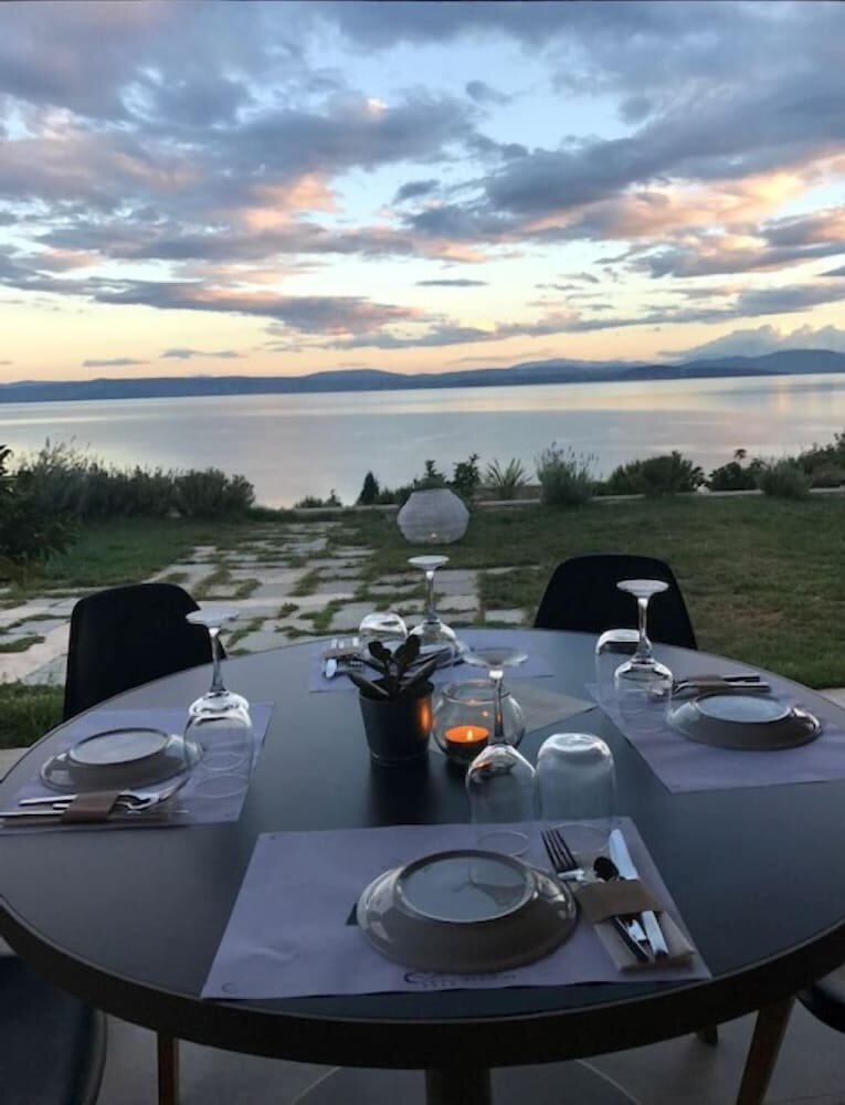 Elimnion Resort