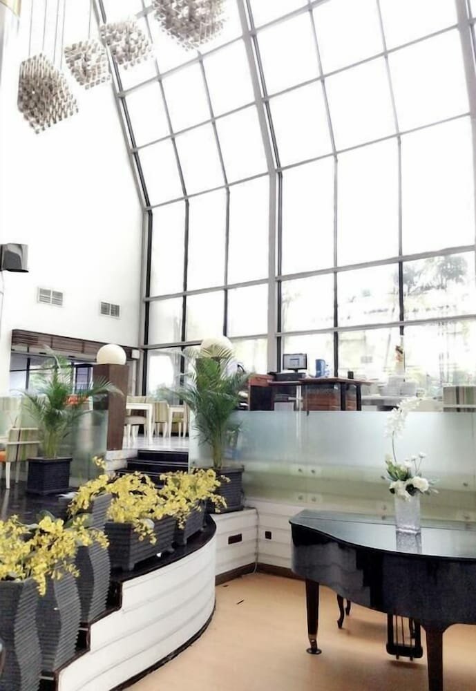 Lux Tychi Hotel