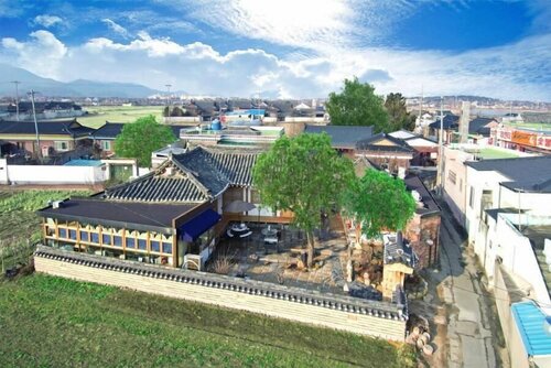 Gyeongju Hanokstay Hangbokhanzip, Забронировать Гостевой дом Отели Кёнджу с парковкой, рядом с Гробница короля Мичху, Парковка