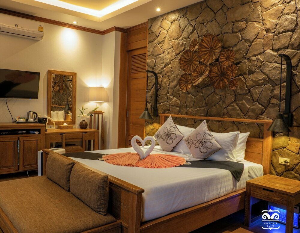 Victoria Cliff Resort Nyaung Oo Phee Island