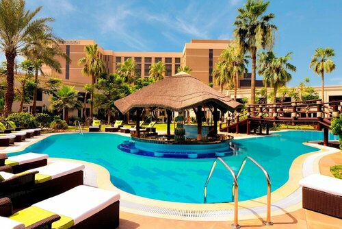 Le Méridien Dubai Hotel & Conference Centre, Забронировать Отель Отели Гархуд с парковкой, Парковка