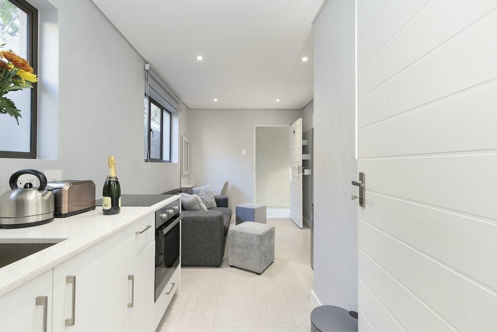 Heylon Court G6