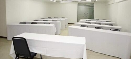 Cheverny Apart Hotel, Забронировать Апарт-отель Отели Бело Хоризонт с парковкой, рядом с Sesc Palladium, Парковка