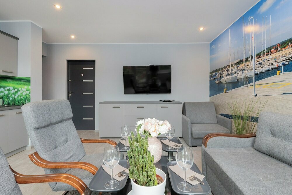 Sea Style Apartment by Renters