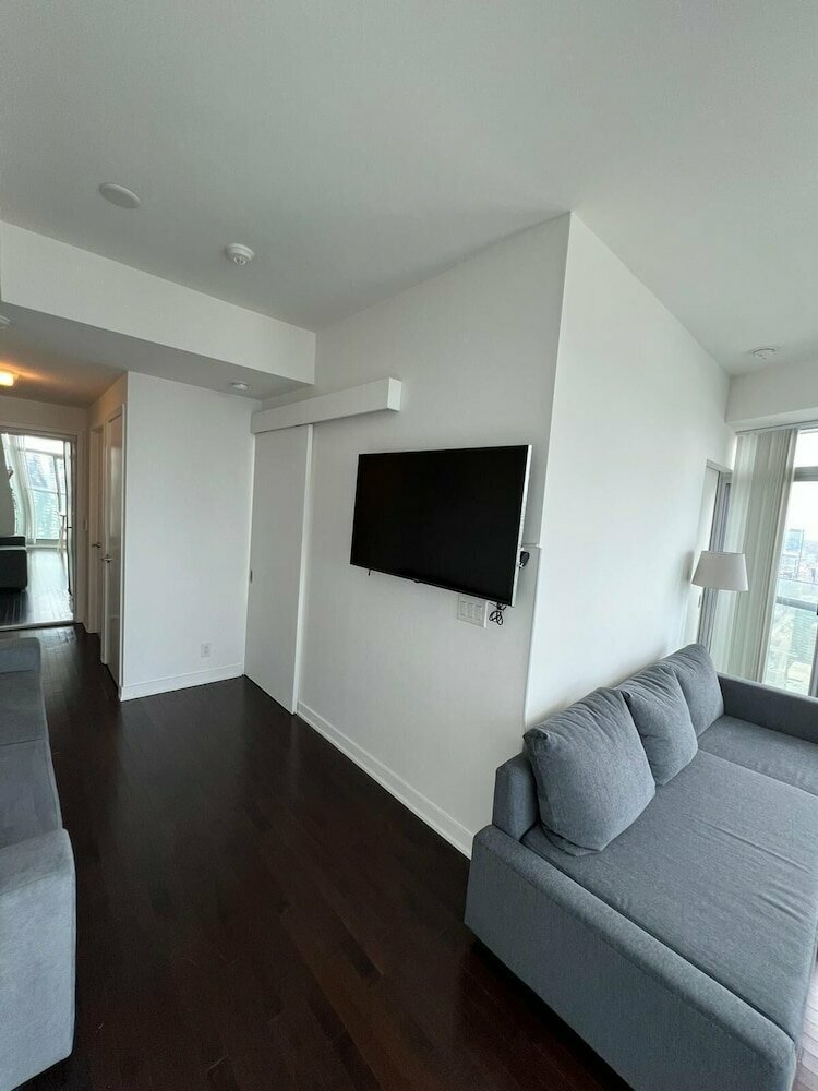 IHost Suites