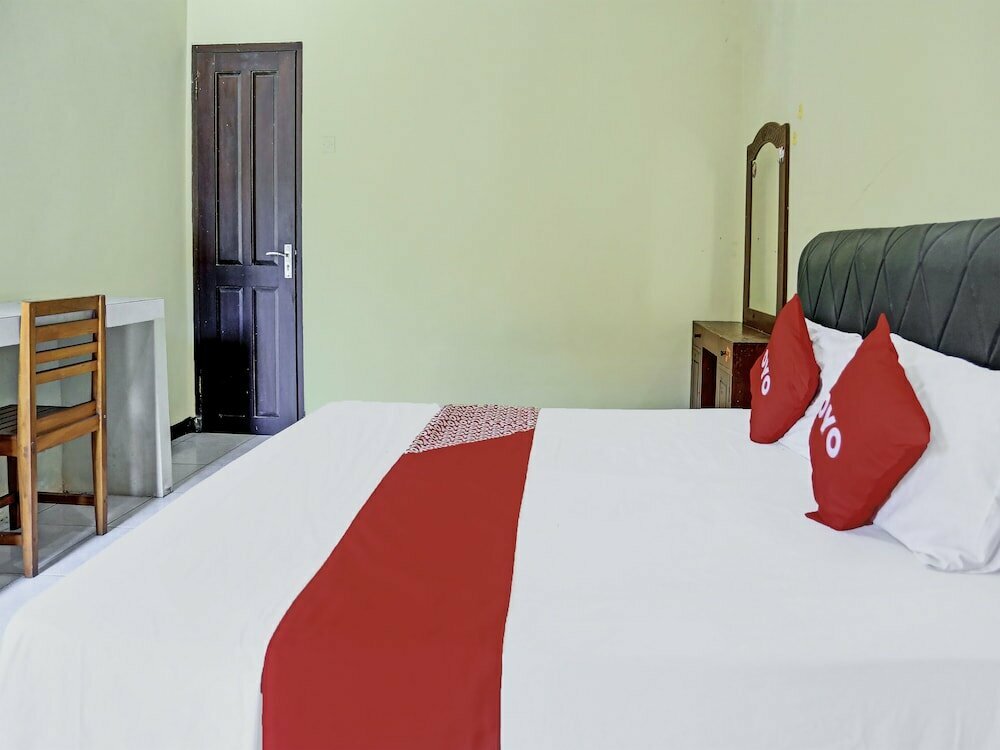 OYO 92387 Ratu Homestay Syariah