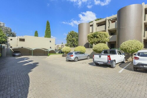Antibes in West Road South Sandton Apartment, Забронировать Апартаменты/квартира Сэндтон 