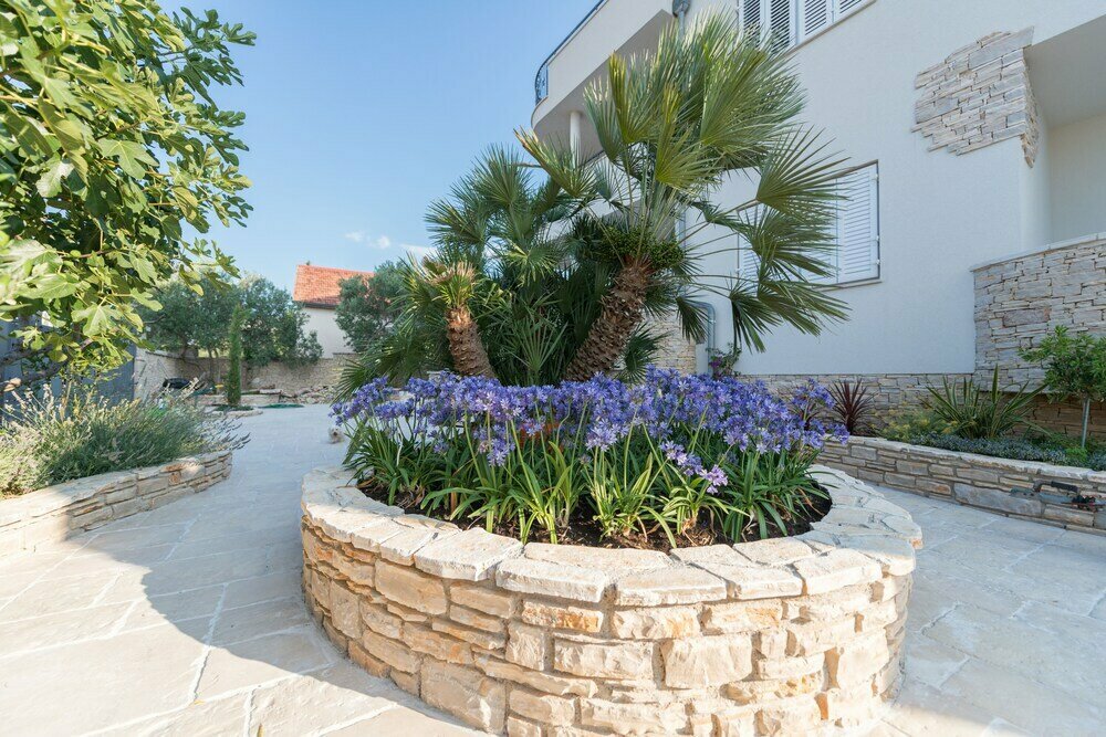 Luxurious Villa in Murter With Pool