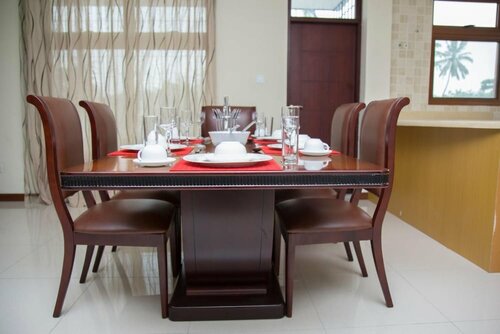 Baobab Hotel Apartment By Zakinn, Забронировать Апартаменты/квартира Отели Дар-эс-Салама с парковкой, Парковка