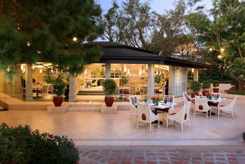 Taal Vista Hotel