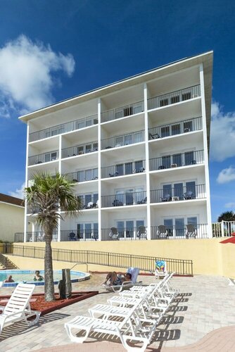 Beach Quarters Daytona, Забронировать Отель Отели Дейтона-Бич 3 звезды, рядом с Пресвитерианская церковь Westminster By The Sea, 3*